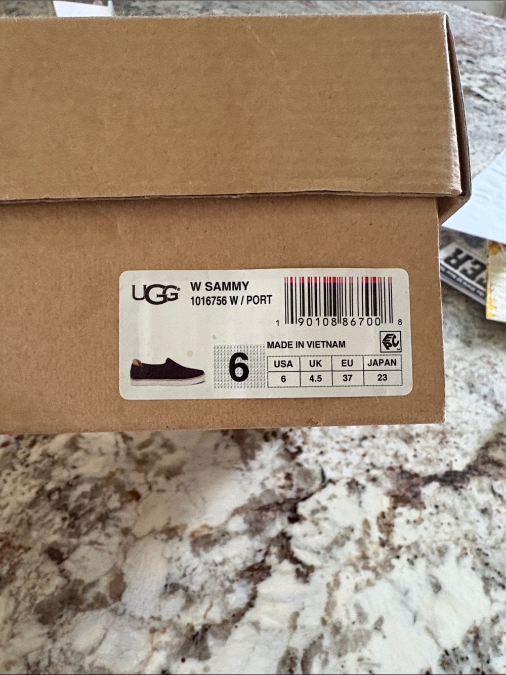 UGG W Sammy Slip-On Flats in Port (Deep Burgundy)